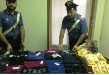 Blitz della guardia di finanza, sequestrati capi contraffatti al mercato settimanale