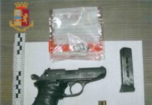 Sale a bordo di un autobus ATAM armato, arrestato un 20enne marocchino