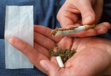 Usavano il bar per spacciare, in manette una coppia di fidanzati