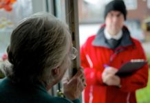 Truffa una 72enne fingendosi un postino e le sottrae 11mila euro. Arrestato 25enne