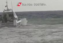 Domenica di terrore a Paola, bagnante in balia delle onde, salvato dalla guardia costiera