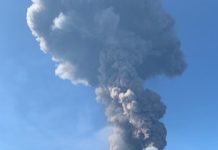 Stromboli “fiamme ovunque, la gente si gettava a mare presa dal panico” muore 35enne