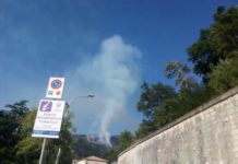 Paola, altri incendi nelle montagne, elicotteri in volo per domare le fiamme