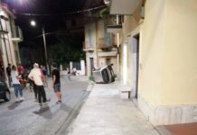 Incidente stradale a San Lucido, auto si ribalta in pieno centro