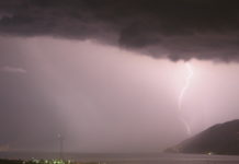 Colpito da un fulmine, muore un operaio di Calabria Verde