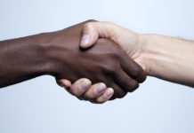 Cosenza, lettere alla redazione “Bimbo di tre anni musulmano preso a calci”