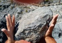 San Nicola Arcella, Arcomagno, dal sentiero pedonale cadono pietre, é allerta