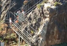 San Nicola Arcella, cancello abusivo che sbarra l’accesso alla Spiaggia della Grotta del Prete