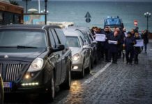 La protesta degli impresari funebri: “La politica non ha il coraggio di combattere per la legalitá