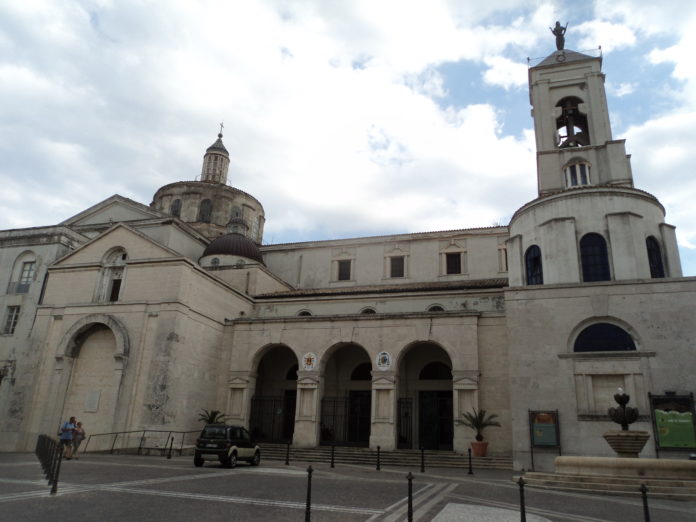Cathedral_(Catanzaro).JPG
