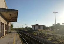 Migrante investito da un treno