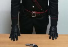 In casa pistola e cocaina, arrestato pregiudicato
