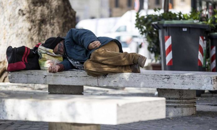 senzatetto-vagabondo-1030x615