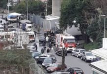 Lite al mercato, camion perde il controllo, un ferito nel cosentino