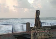 Acquappesa, le onde devastano il lungomare, il sindaco chiede aiuto alla Regione (Nuovamente)