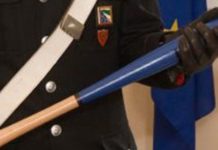 Aggredisce il vicino con una mazza da Baseball, arrestato 47enne