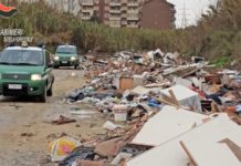 Rifiuti speciali, Sequestrata area di 5000mq e due autocarri, due denunciati