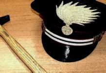 Aggrediscono i Carabinieri con un martello, due arresti