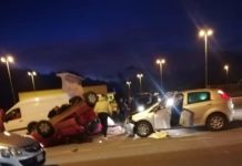 Lamezia Terme, incidente stradale, auto si ribalta