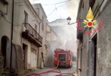 Abitazione in fiamme, Vigili del Fuoco salvano due persone