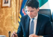 Giuseppe Conte “Chiedo scusa a tutti per il ritardo nei pagamenti”