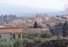 Tensione A San Basile, Un Uomo Tenta Di Darsi Fuoco Davanti A Una Chiesa