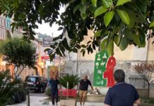 Amantea, commercianti Via Margherita all’opera per pulizia della Piazzetta