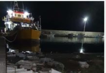 Porto di Cetraro nel degrado, rifiuti nei pressi del cimitero di Belvedere