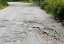 Mendicino, strada comunale gravemente dissestata