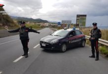 Belvedere M. Ubriaco infastidisce (con coltello in mano) i passanti sul lungomare