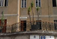 Falerna, danneggiata auto del comune