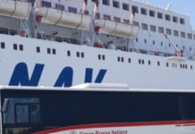 Migranti: Nave quarantena arrivata al porto di Corigliano