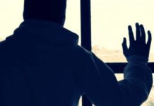 Figlio di un ex boss: “Non posso andare all’università, lascio l’Italia”