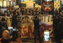 Cosenza protesta contro la politica regionale “Avete messo in ginocchio sistema sanitario”