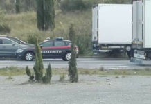 SS18, altro camion si ribalta