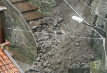 Orsomarso, crolla un muro di contenimento, tre famiglie sgomberate