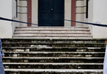 “Distanza 1 metro 2020” la maschera dell’artista Maurizio Orrico.