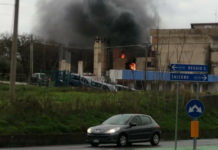 Paola, stabile in fiamme sulla Strada Statale 18 -Foto, Video-