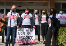 Sit-in all’ospedale di Paola. Un coro unanime ‘Aprite subito il reparto di Terapia Intensiva’