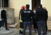 Incendio domestico, famiglia salvata dalla Polizia