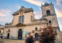 IRROMPE IN CHIESA E AGGREDISCE PRIMA IL SECERDOTE E POI I CARABINIERI