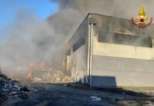 Rende, fiamme al deposito della Calabra Maceri