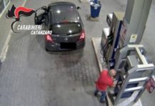 Utilizzava carta di credito di Calabria Verde per fare il pieno alla sua auto, arrestato