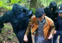 La Polizia soccorre un anziano signore che si era smarrito.