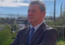 Scalea. Sala CONSILIARE Chiusa ’60 persone rimaste fuori sotto la pioggia battente’