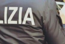 Resa dei conti in pieno centro. Botte da orbi tra minorenni