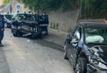 Forza un posto di blocco. Quattro Feriti a Cosenza