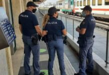 Tentano di rubare auto e minacciano Poliziotto con un coltello