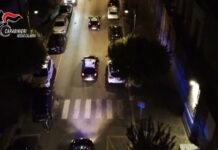 Produzione, detenzione, cessione di droga, porto e detenzione abusiva di armi: 9 arresti