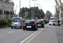 Follia sul Tirreno Cosentino:::Lancio di bottiglie sulle auto in transito